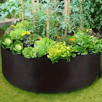 1 chậu trồng cây tròn bằng vải dày, có chân đế cao, thích hợp trồng cây ngoài trời với khả năng thông gió tốt, phù hợp để trồng rau, thảo mộc, hoa và khoai tây trên ban công và sân thượng. Có các kích thước lớn, trung bình và nhỏ.