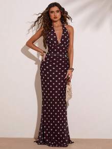 SHEIN BAE 女士休闲度假网纱波点印花露背吊带褶皱腰连衣裙，适合海滩度假、海滩派对、休闲外出、音乐节、乡村音乐节、周末聚会、生日派对等场合。这款连衣裙也可用作海滩度假装、棕色波点连衣裙、海滩派对连衣裙、波点连衣裙或度假连衣裙。 - 棕色 - 查看 1