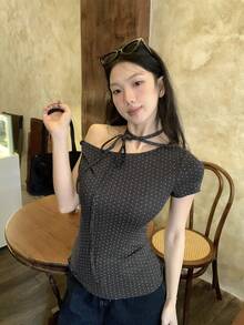 DAZY Women's Casual Off-Shoulder Tie-Neck Fitted Polka Dot Sleeveless T-Shirt - White - View 5