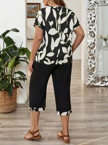 EMERY ROSE 2 Stücke/Set Damen Große Größen Kurzarm Rundhals Shirt und Caprihose, Rundhals Kurzarm mit Tasche, Damen Matching Sets, einfach und modisch, geeignet für Sommer, Urlaub Zweiteiler, Ausgeh-Oberteile Damen, Rave Outfit, Osteroutfit Kurven - Verschiedenfarbig - Übersicht 2