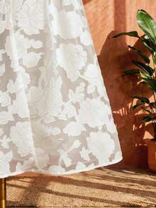 SHEIN CURVE+ Curve 尺码 US22 音乐节、海滨度假、波西米亚风女士长款雪纺提花圆领罩衫，适合度假和海滩穿着 - 白色 - 查看 4