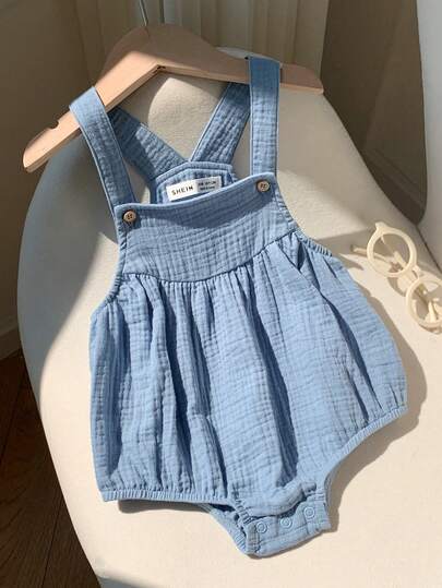 男婴柔软纹理连体衣，百搭舒适，适合夏季穿着