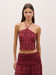 Đầm maxi cổ yếm lấy cảm hứng từ phong cách Boho với họa tiết hình học phủ khắp thân đầm, tông màu ấm áp. Phần ngực xếp ly và cổ khoét hình giọt nước. Thích hợp cho kỳ nghỉ, những buổi tối trên bãi biển, trang phục mùa hè, phong cách Boho, lễ hội, đi chơi đêm, trang phục mùa xuân. - Đỏ - Xem 5