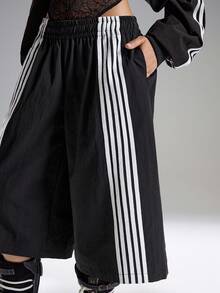 LYSMO 女士弹力腰侧条纹口袋宽松百慕大短裤 - 黑色 - 查看 1