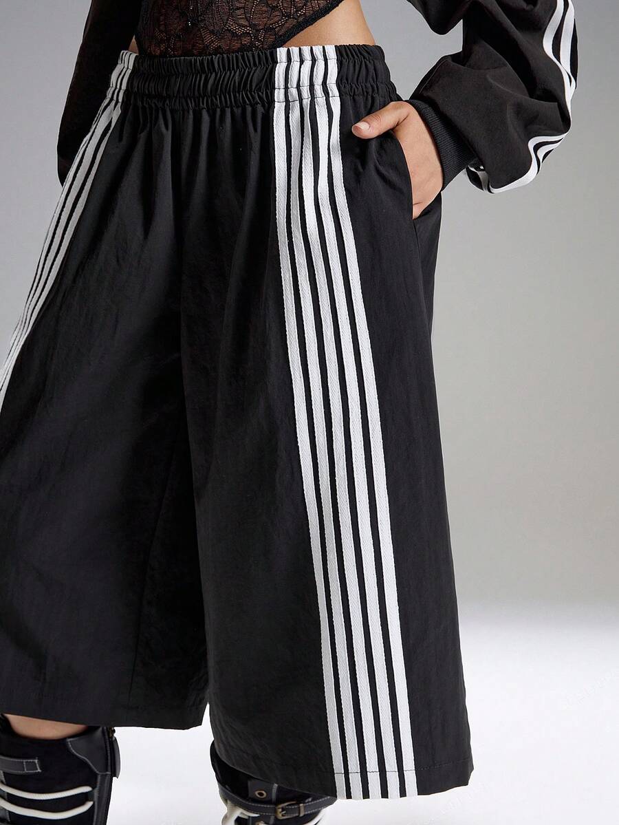 LYSMO 女士弹力腰侧条纹口袋宽松百慕大短裤 - 黑色 - 查看 1