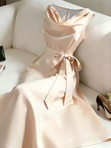 GlowEve CURVE Robe femme élégante de style français pour le travail, en tissu drapé, sans manches, taille lâche avec nœud papillon, couleur abricot. Convient pour les occasions décontractées et les grandes tailles. - Nude - Voir 4