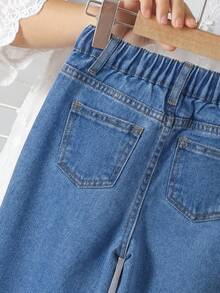 SHEIN Vintaside Kids 女童休闲复古花卉刺绣宽松直筒牛仔裤，夏季新款时尚个性甜美牛仔裤，松紧腰带和纽扣设计，舒适贴合，适合度假、音乐节、上学和派对穿着。 - 深色水洗藍 - 查看 7