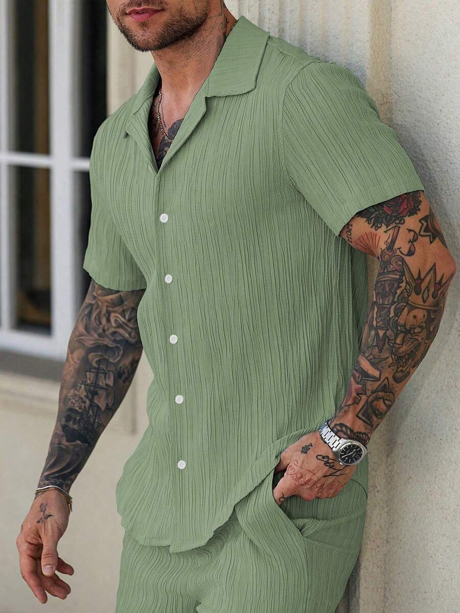 Manfinity Homme Plain Front Button Shoulder Short Sleeve Textured Fabric Summer Shirt - Army Green - View 1
