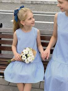 Sparklyn 女童休闲度假蓝色条纹A字连衣裙，夏季穿搭，柔软时尚的设计，适合度假、旅行、校园和日常穿着。 - 藍色 - 查看 1