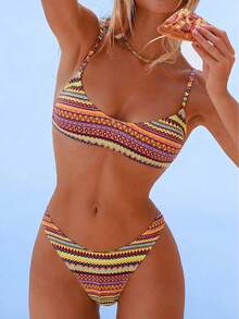 两件套女士时尚可爱性感沙滩装，波西米亚印花可调节吊带露脐上衣和比基尼泳裤，适合海滩、泳池派对、度假村等场合。 - 彩色 - 查看 1
