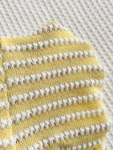 Sunnyshic Bộ đồ 2 mảnh gồm áo tank top tay ngắn cổ chữ V buộc dây phía sau và quần short cạp thấp, chất liệu vải dệt kim jacquard màu vàng, được làm thủ công với họa tiết móc, thích hợp cho mùa xuân/hè, đi nghỉ dưỡng, đi biển, ngọt ngào, dễ thương, lãng mạn, tối giản, đa năng mặc hàng ngày. - Màu vàng - Xem 8