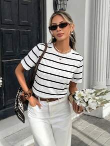 SHEIN Frenchy 女士圆领条纹休闲百搭日常短袖T恤 - 黑與白 - 查看 3