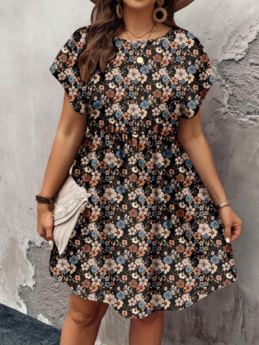 SHEIN LUNE Casual Minimalist Vintage Ditsy Floral Pattern Loose Round Neck Short Sleeve Plus Size Dress, Suitable For Spring & Summer - Multicolor - View 1