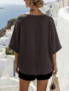 Weeklong Blusa holgada de manga de murciélago con cuello en V y aplicaciones para mujer de talla grande, primavera/verano - Marrón - Ver 2