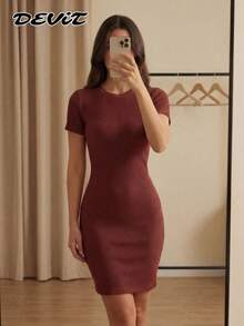 DEVIT Vestido Rib Básico Midi Ajustado de Manga Corta con Cuello Redondo - Vino - Ver 2