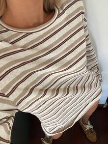 DAZY 女款夏季條紋圓領寬鬆長袖長版T恤校園風 - 杏色 - 查看 8