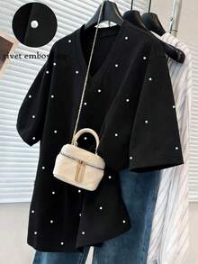 GlowEve CURVE Áo thun ngắn tay màu đen đính hạt lấp lánh thanh lịch, tôn dáng và đa năng, mẫu áo cổ chữ V tối giản mùa xuân/hè mới với điểm nhấn đính hạt duyên dáng. Hàng mới về, quần áo nữ chất lượng cao, trang phục OOTD cho nữ, trang phục thời thượng dành cho nữ S3433. - màu đen - Xem 1