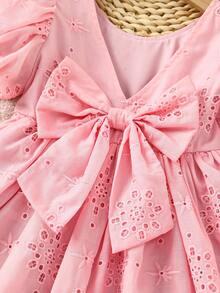 Emery Rose Kids Emery Rose Kids 这款粉色刺绣褶皱A字层叠碎花连衣裙，尽显少女可爱优雅气质，适合外出、派对、春夏、度假等场合。刺绣连衣裙 - 粉色 - 查看 9
