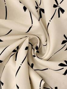 SHEIN PETITE 女士春夏蝴蝶印花镂空领蝙蝠袖衬衫 - 杏色 - 查看 4