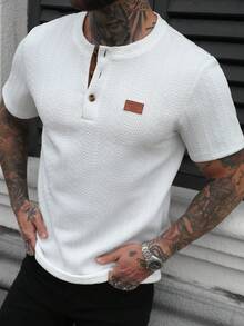Manfinity CasualCool 男士舒适几何提花面料 Polo 衫，适合男士休闲、派对、聚会、朋友约会、运动、简约办公穿着，经典热销春夏山本风格短袖 T 恤，自穿或送礼皆宜。 - 白色 - 查看 4