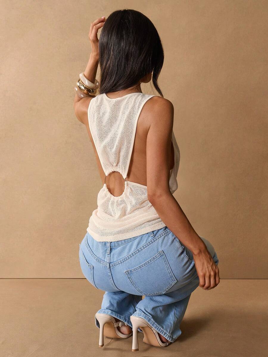 SHEIN BAE Áo hai dây nữ màu be, kiểu dáng thường ngày, hở lưng, đính vòng kim loại, chất liệu vải sần, thích hợp cho kỳ nghỉ biển, tiệc bãi biển, lễ hội âm nhạc, áo tank top in họa tiết, trang phục lễ hội âm nhạc, dạo chơi thường ngày, áo hai dây thư giãn, áo hai dây đi nghỉ mát, áo hai dây màu be có họa tiết sần, áo kiểu thời trang. - Màu be - Xem 1