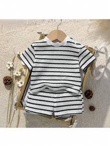 Loomiva Conjunto de 2 piezas para recién nacida con top de manga corta de cuello redondo de punto suave con patrón de rayas y shorts de cintura elástica - Blanco y Negro - Ver 6