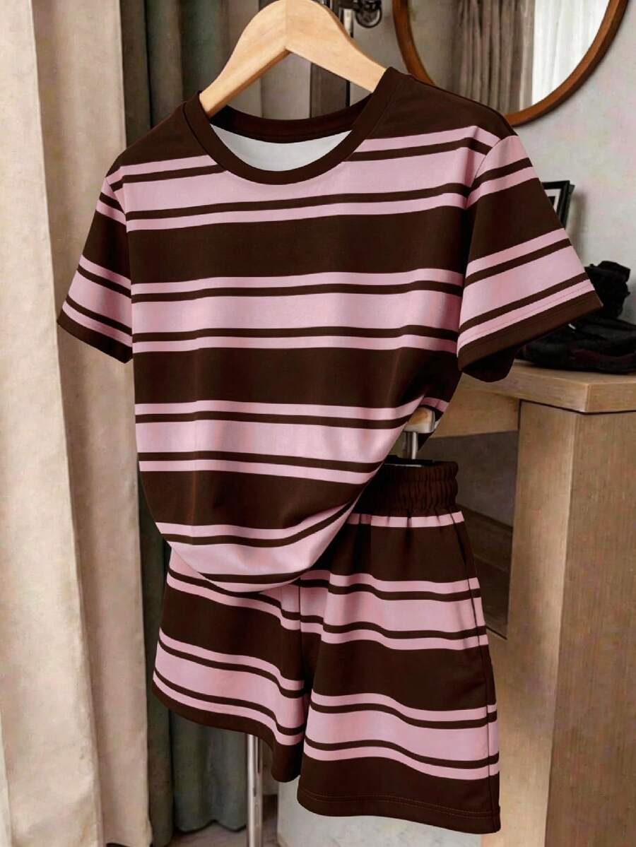 女童休闲条纹短袖T恤短裤套装（2件套），舒适条纹印花圆领T恤短裤套装，适合夏季和秋季日常穿着，酒红色和粉色条纹。 - 黑色 - 查看 1