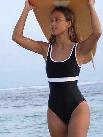 Swim SPRTY ملابس سباحة نسائية عصرية لأوقات الفراغ والعطلات، بتصميم قطعة واحدة رياضي للتزلج على الأمواج، بتصميم مفتوح الظهر وقطع مثلثي في الأسفل بألوان متباينة وجذابة