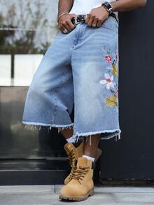 Manfinity EMRG Men's Casual Street Style Embroidered Blue Denim Shorts - Light Wash - View 1