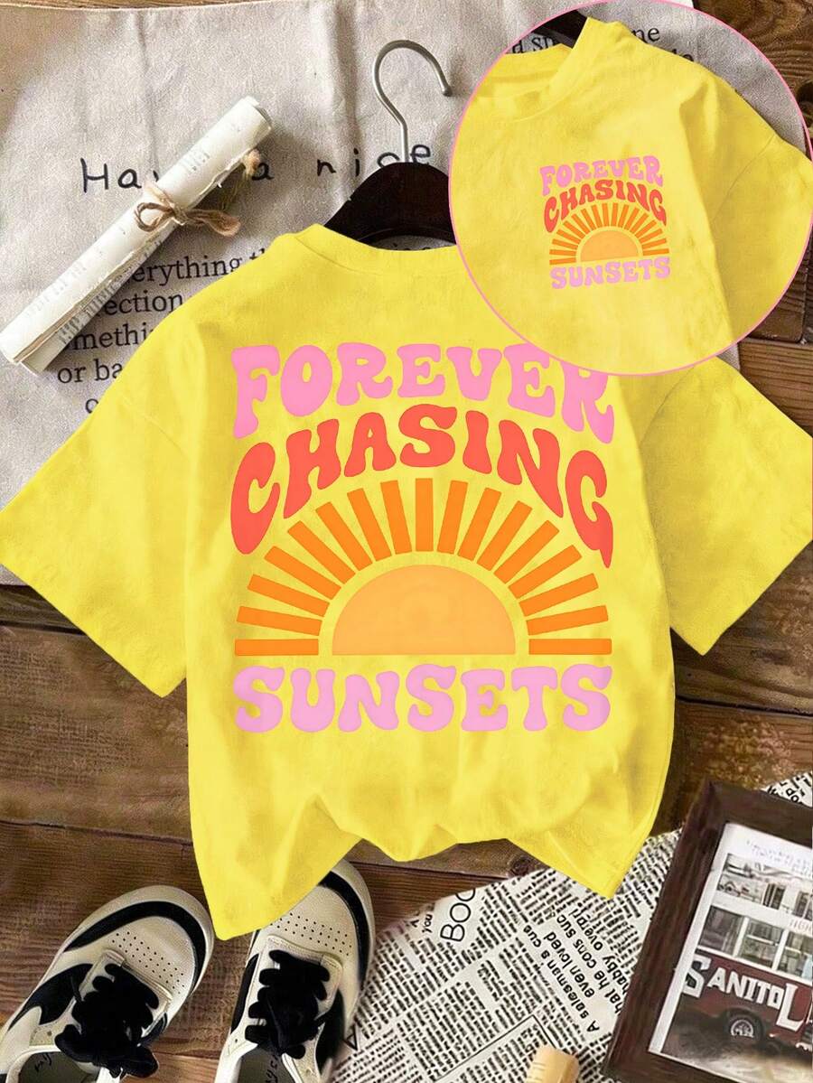 EMERY ROSE 女士加大码短袖T恤，印有标语图案，适合夏季穿着。FOREVER CHASING SUNSETS 图案T恤，女士上衣 - 黃色 - 查看 1