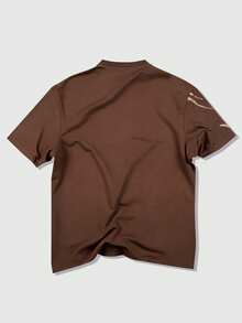 ROMWE MEN Goth 男士休闲标语翅膀印花圆领短袖T恤，夏季 - 咖啡棕 - 查看 2