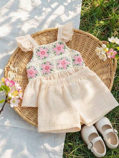 SHEIN 2pcs Baby Girl Summer Fashion Sweet & Lovely Countryside Apricot Suspender Top With Pink Lace Decor Paired With Apricot Shorts Set, Suitable For Street Wear, Shooting Wear, School Wear, Countryside Wear