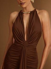 Hauture Vestido con cuello de halter de metal dorado, drapeado, bajo de sirena y espalda abierta con faja - Marrón - Ver 2