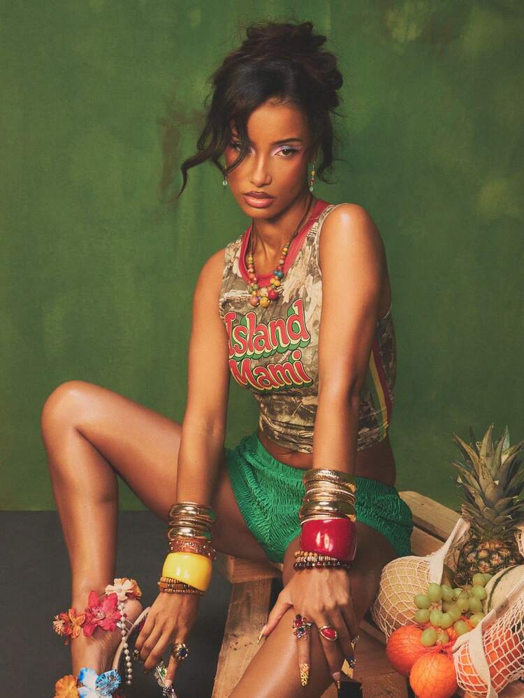 SUMWON WOMEN 카모플라주 프린트 아일랜드 마미 민소매 탱크탑 레드 트림 디테일 크롭 길이 여름 축제 탑