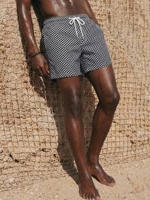 ZELFYO Men's Summer Holiday Plaid Drawstring Waist Beach Shorts, Hawaiian - Black and White - View 1