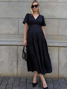 SHEIN MaterniWear 孕妇纯色V领褶皱腰身优雅连衣裙，适合派对和日常穿着 - 黑色 - 查看 1