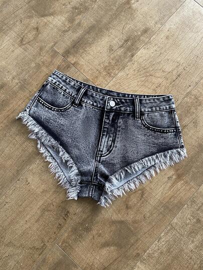 SHEIN 复古刺绣十字牛仔短裤