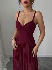 SHEIN Elenzya Mono elegante y romántico sin mangas con cintura fruncida para mujeres - Burdeos - Ver 7