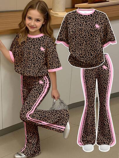 少女复古甜美休闲豹纹粉色条纹骑马印花短袖T恤和喇叭裤两件套，适合春、夏、秋季穿着。