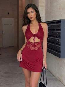 Aloruh 女士撞色蕾丝前系带镂空性感时尚吊带迷你连衣裙 - 酒紅色 - 查看 1