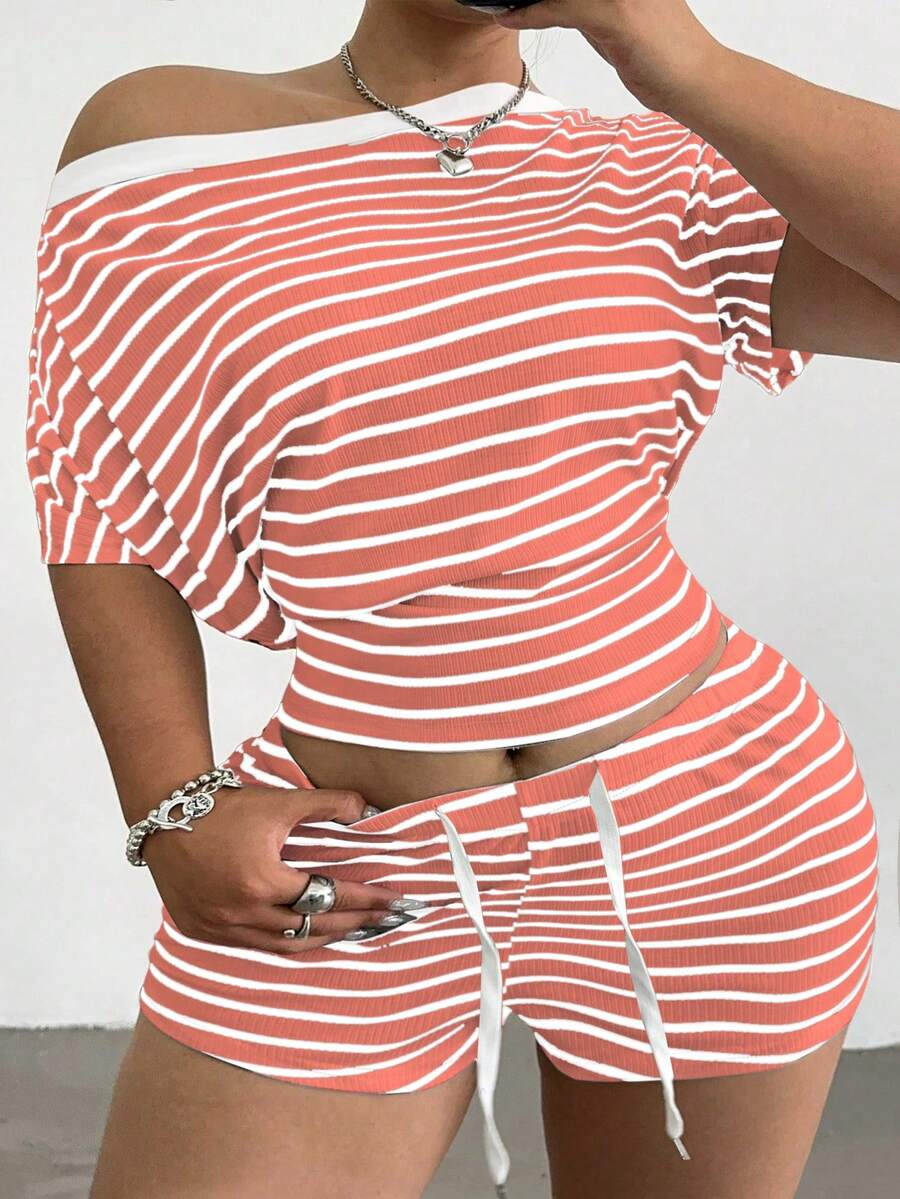 Flirla Conjunto de top sexy de hombros descubiertos a rayas y shorts casuales con cordón - Multicolor - Ver 1