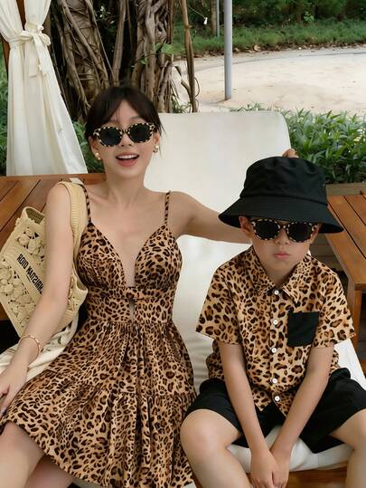 SHEIN 3件套男童休闲运动可爱度假风图案Polo衫、短裤和帽子，适合日常穿着、上学、旅行、运动、春夏季节、海滩度假等场合。