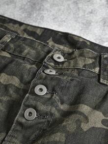 Manfinity ZONE917 街头风迷彩工装裤，纽扣设计多口袋休闲宽松阔腿牛仔裤 - 軍綠色 - 查看 4