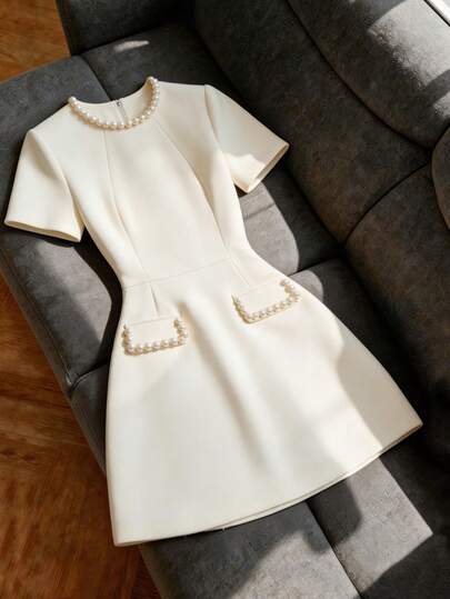 Franclia 女士纯色圆领仿珍珠装饰时尚约会派对迷你连衣裙