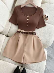 Conjunto de 2 piezas de camiseta ajustada de cuello redondo con botones y pantalones cortos de pierna ancha para mujer, casual para vacaciones y viajes - Marrón - Ver 4