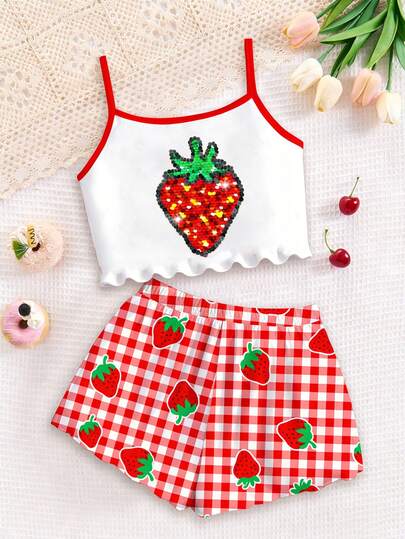 SHEIN 2件套女童时尚可爱甜美夏季彩色水果草莓印花、红白格子、复古美式度假风吊带背心和短裤睡衣套装，适合夏季穿着