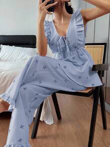 Napfluff Bộ đồ ngủ mùa hè 2 món gồm áo và quần, họa tiết sọc, nơ và viền bèo nhún. - Màu xanh lam - Xem 1