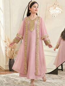 SHEIN Bộ đồ 2 món cho bé gái tuổi teen: áo khoác cardigan phối lưới tương phản với ruy băng vàng và váy cổ chữ V. - Màu Hồng baby - Xem 2