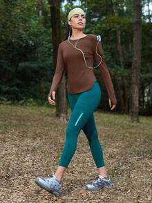 SHEIN In My Nature Women's Outdoor Long Sleeve Thumb Hole Slimming Coffee Brown T-Shirt - Brown - View 7