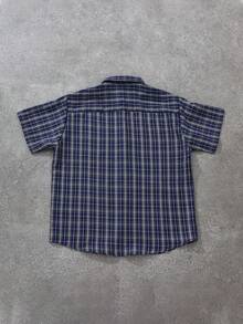 STYNVO Áo sơ mi nam tay ngắn dáng rộng, in họa tiết kẻ caro, kiểu dáng thường ngày, cài nút, in họa tiết kẻ caro. - Màu xanh hải quân - Xem 2